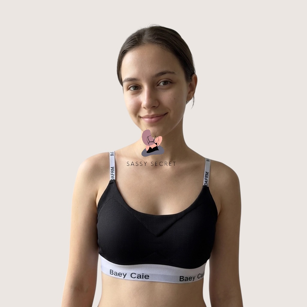 Wireless T-Shirt Bra – Soft Cup & Zero Pressure (Daily Comfort) – model image 4