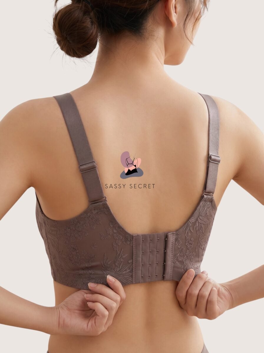 Heavy Bust Support Minimizer Bra – Seamless Wireless + Free Extender (Imported) – model image 4