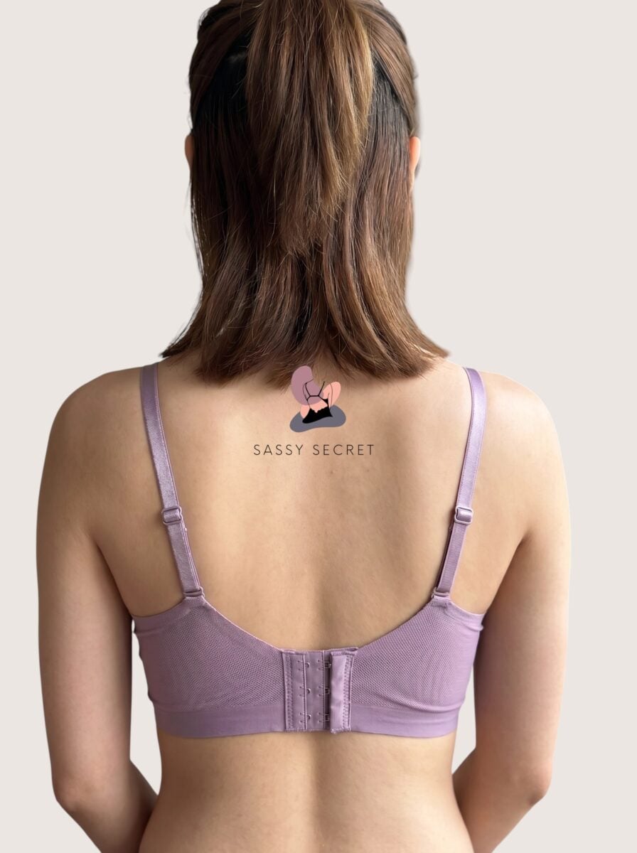 Seamless Free-Size Teen Bra – Fits Sizes 30-34 (Soft & Stretchy) – model image 2
