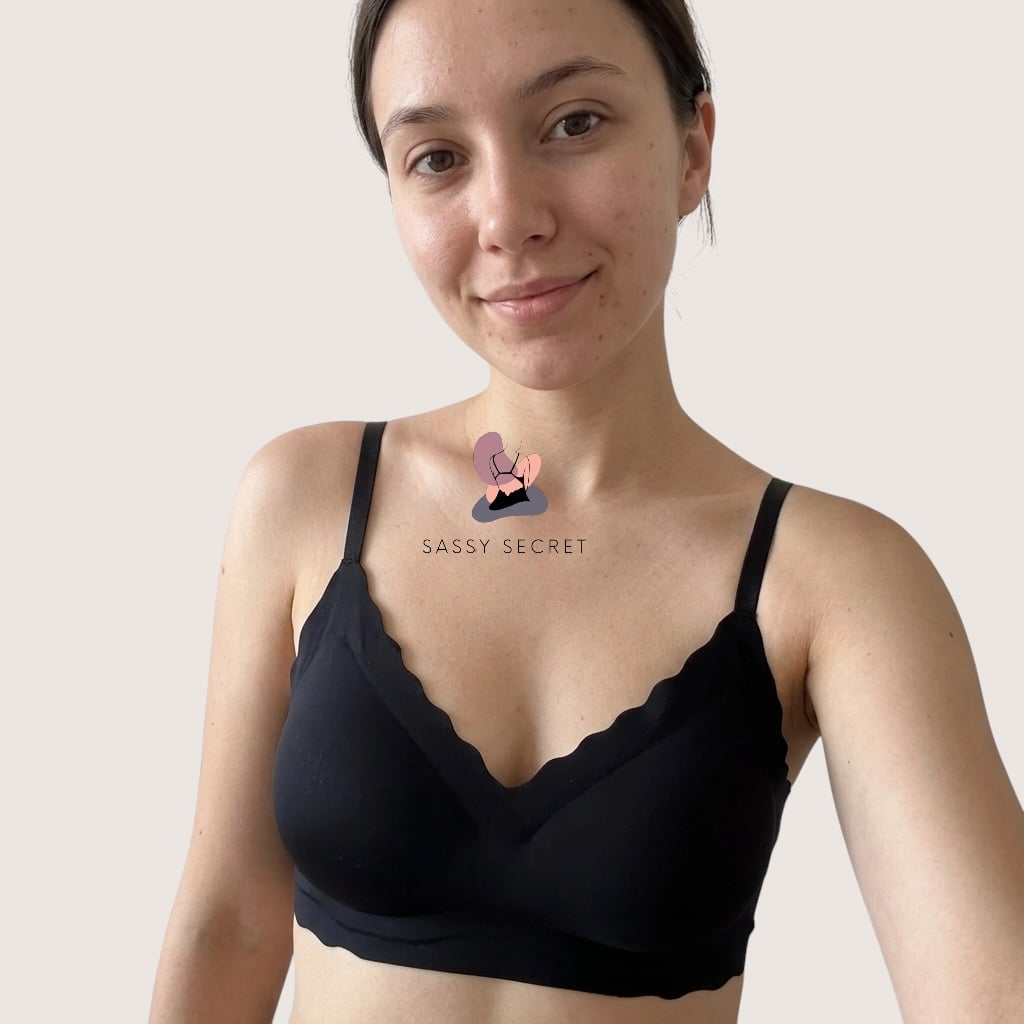 Seamless Free-Size Teen Bra – Fits Sizes 30-34 (Soft & Stretchy) – model image 3