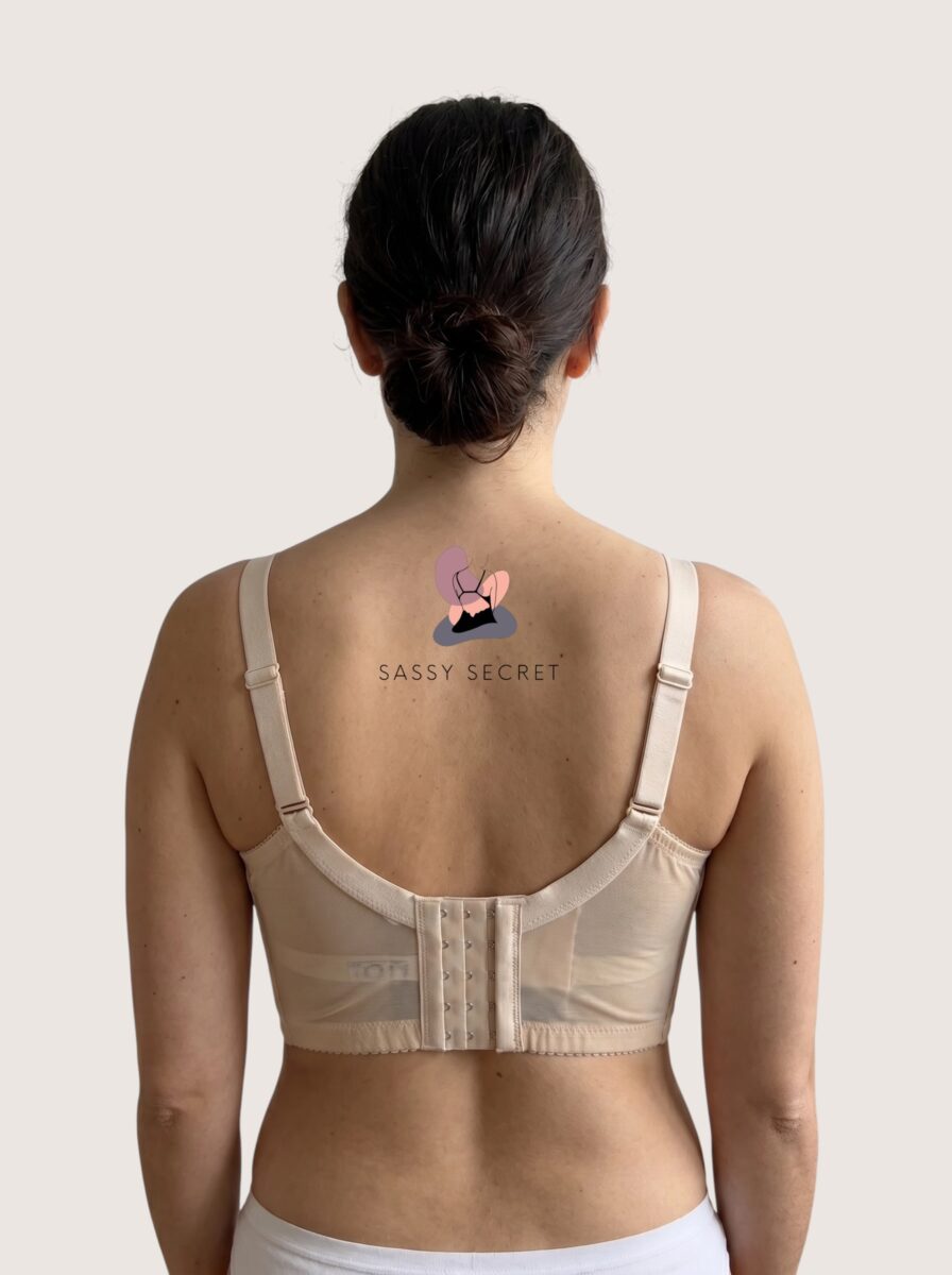 Wide Coverage Shaper Bra – model image 3