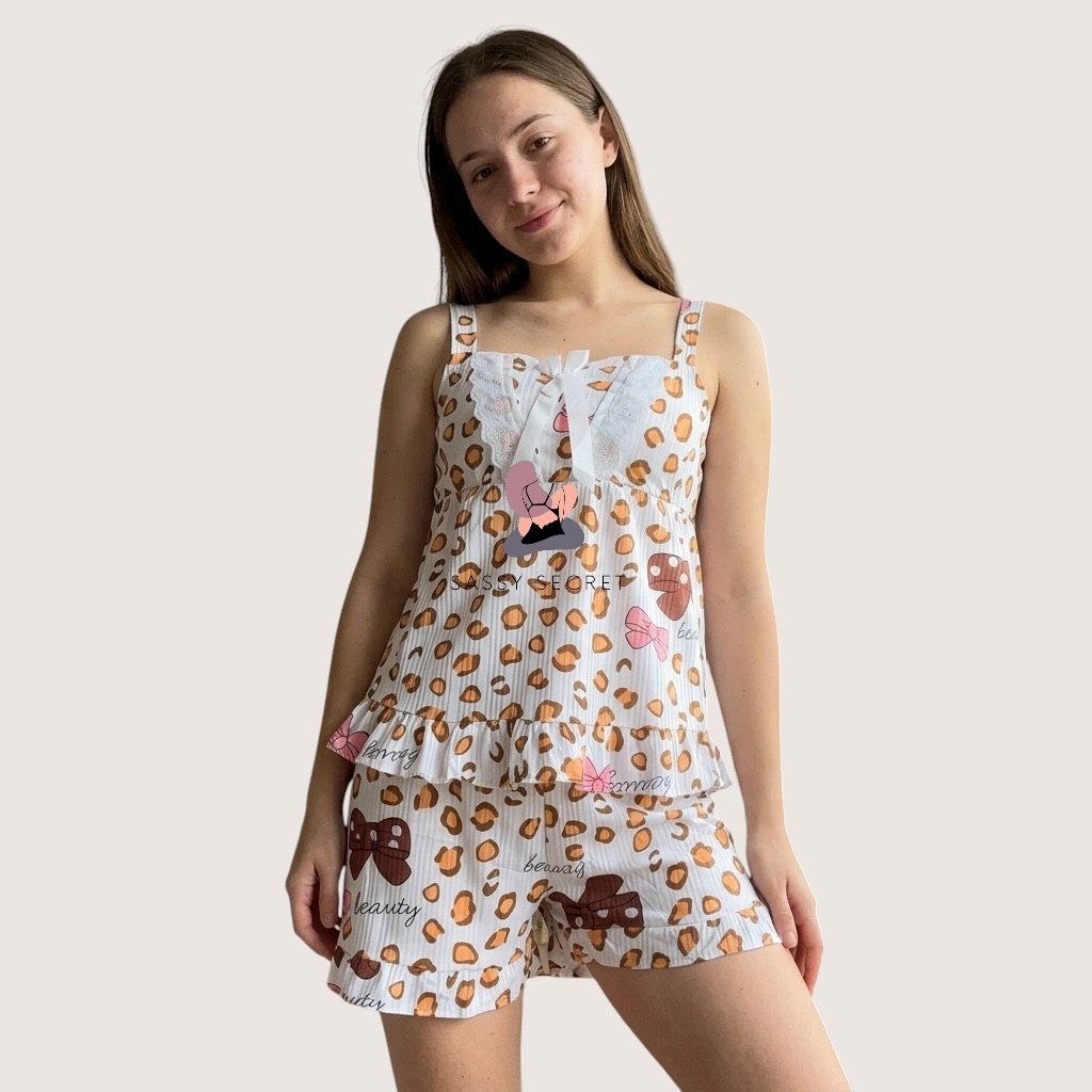 PJ Sets Sleeveless Design – model image 4