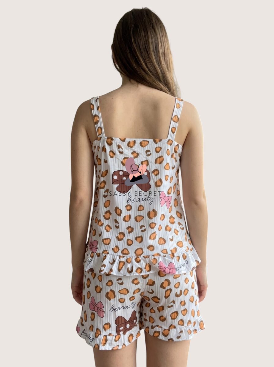 PJ Sets Sleeveless Design – model image 6