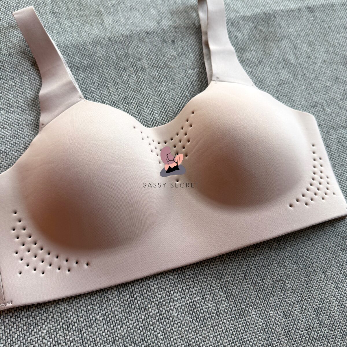 Seamless Perforated Sports Bra – Ultimate Breathable Cooling (Imported)