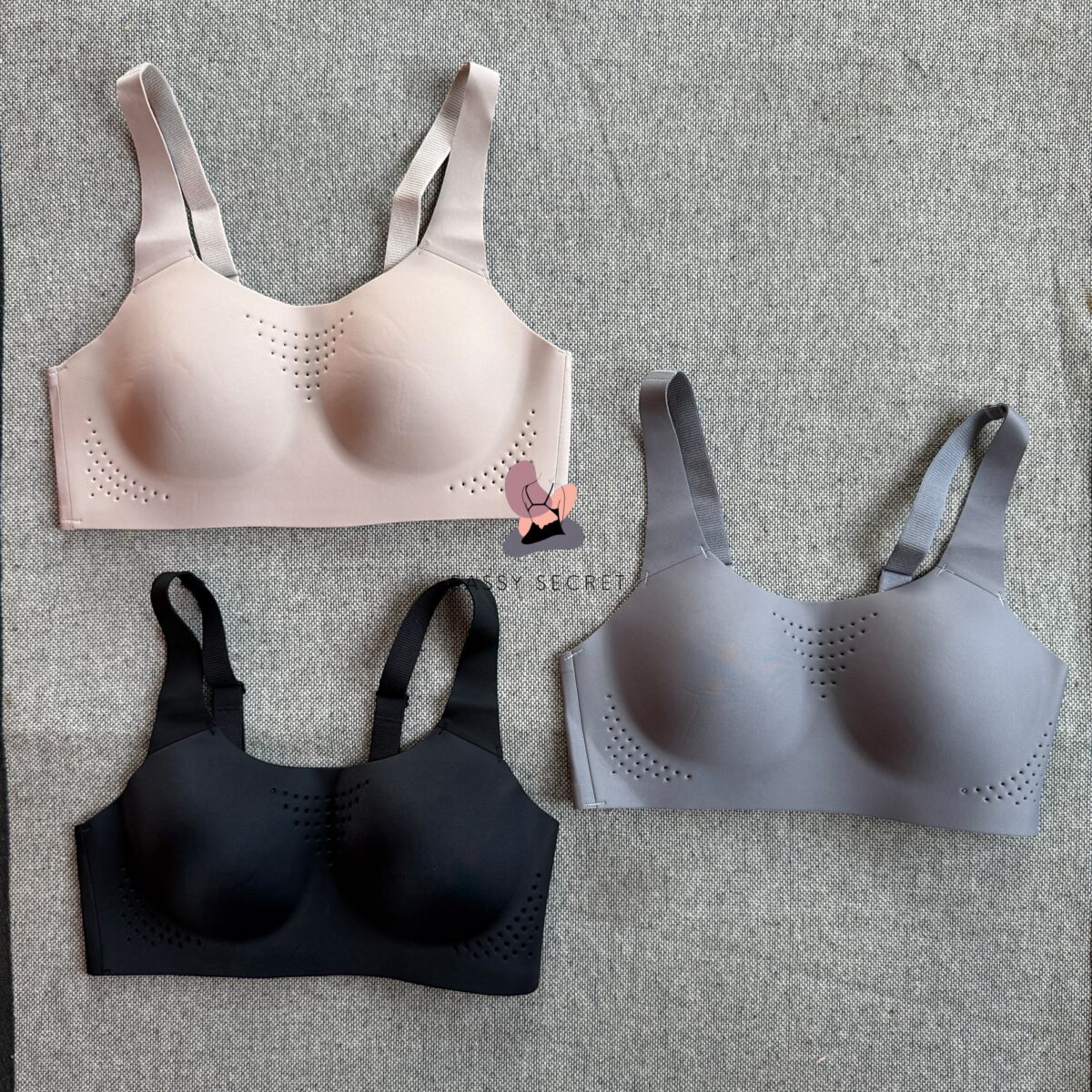 Seamless Perforated Sports Bra – Ultimate Breathable Cooling (Imported)